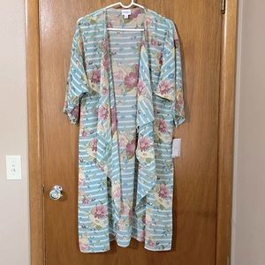 NWT Lularoe Shirley kimono medium